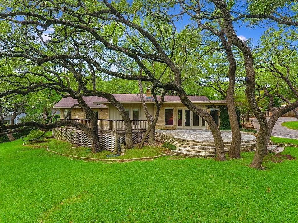 1st image of 900 Forest View Dr