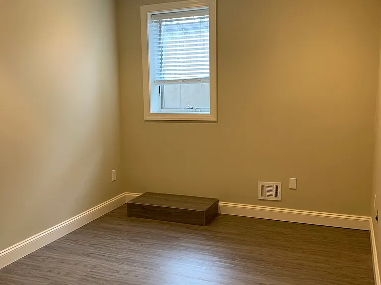 Hall Dr — Photo 4