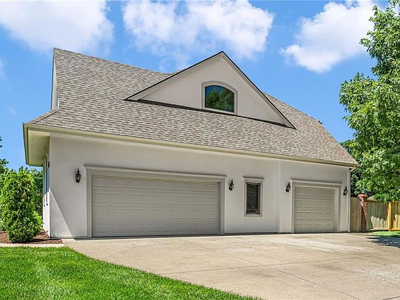 4th image of 4728 Wimbledon Dr
