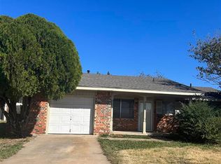 4614 SE Mieling Dr, Lawton, OK 73501