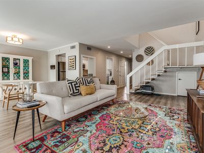 9848 Smokefeather Ln, Dallas, TX, 75243