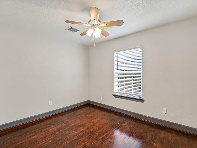 7623 McHenry St — Photo 20