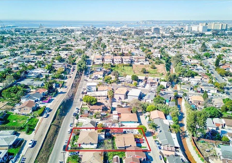 1st image of 4250 52nd St