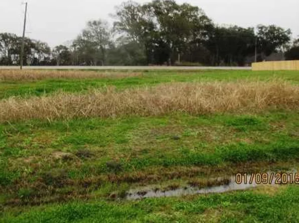Lavender Ln, New Iberia, LA 70563