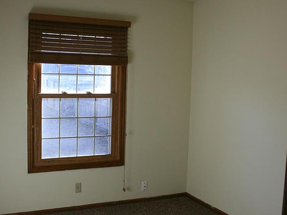 Main Floor 2nd Bedroom