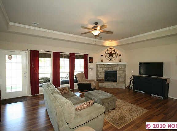 5th image of 2732 W Pensacola St