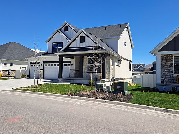 3rd image of 1033 S Vine St