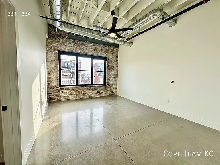 1513 Walnut St #502 — Photo 14