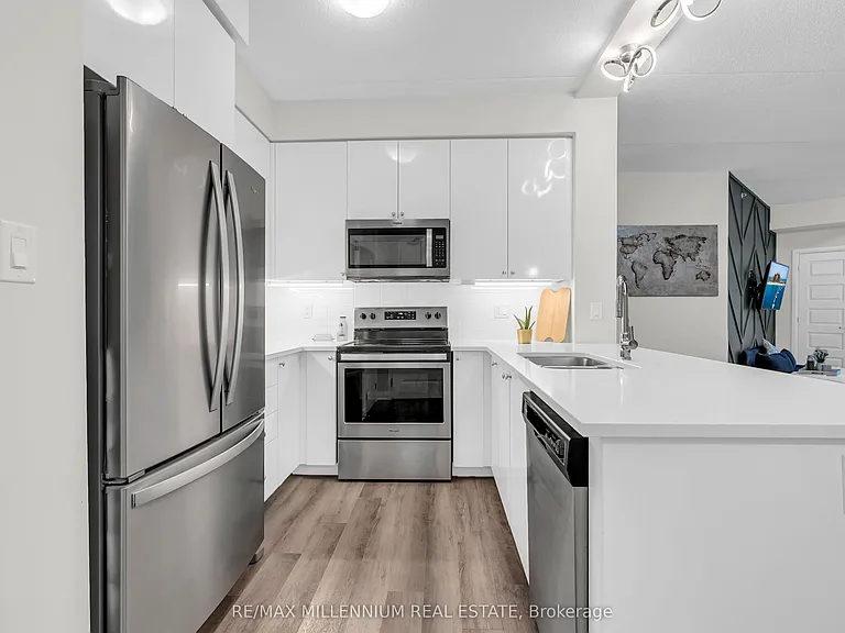 610 Farmstead Dr #220 — Photo 8