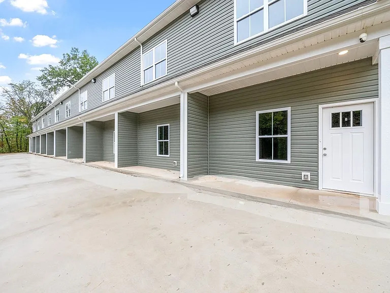 329 Cedar Ct — Photo 32