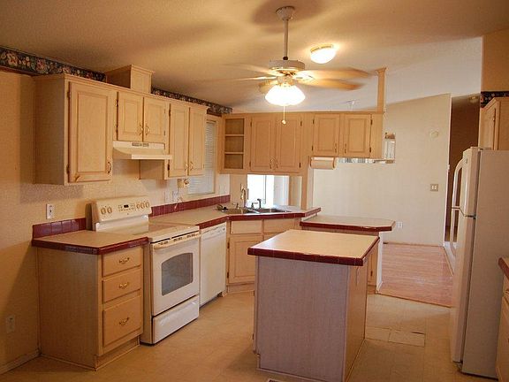 3rd image of 3702 W Salter Dr