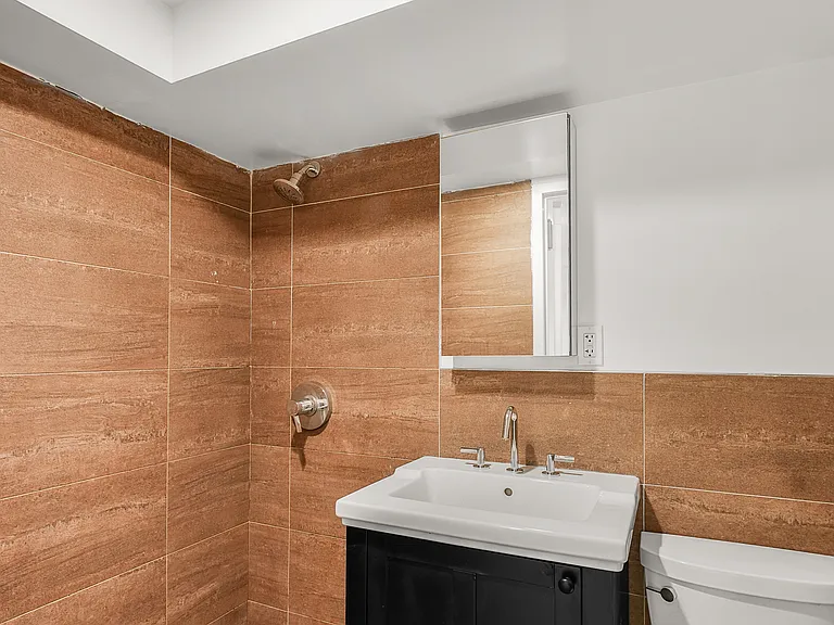 851 Hart St #1 — Photo 26
