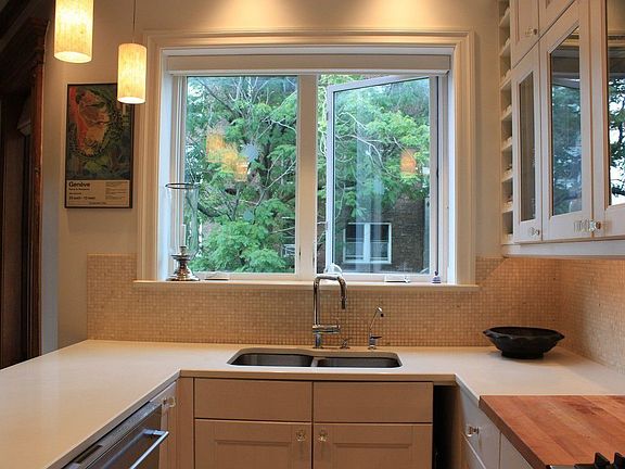 3rd image of 403 Parkside Ave #2