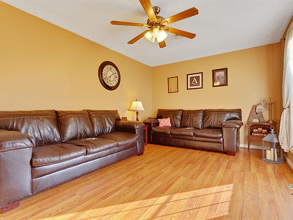 3rd image of 5169 Godbey Ct