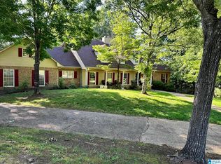 876 Crestridge Dr, Gardendale, AL 35071