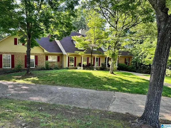 876 Crestridge Dr, Gardendale, AL 35071