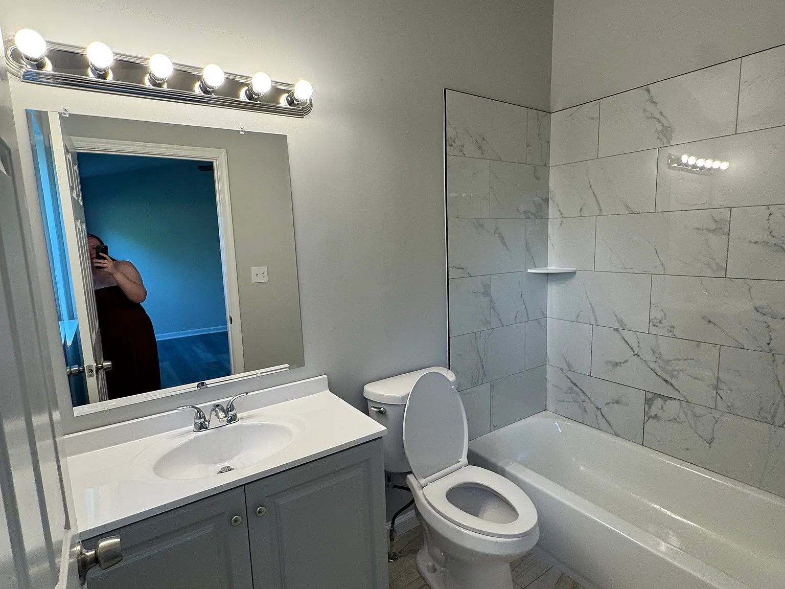 5 bed, 1380 sqft, $1,000 — Photo 4
