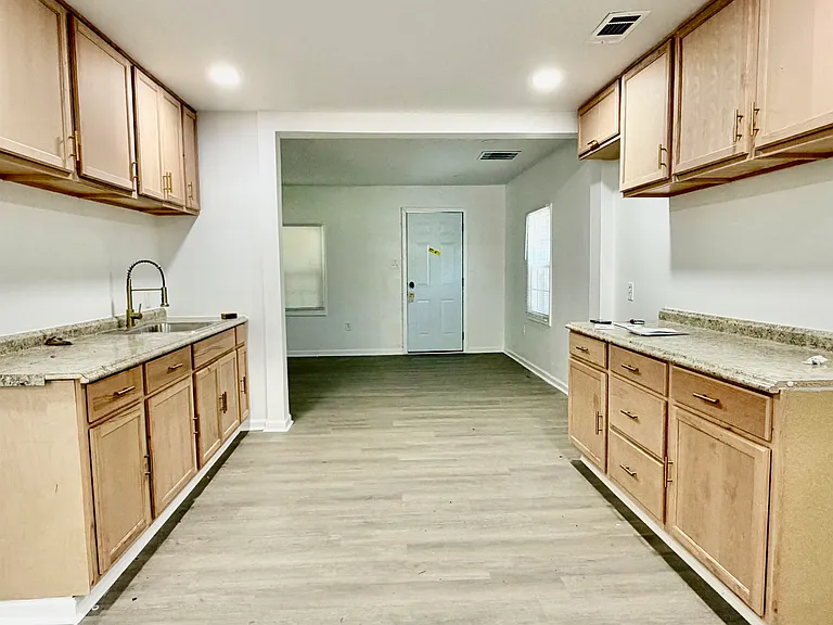 3800 E Mallory Ave — Photo 7