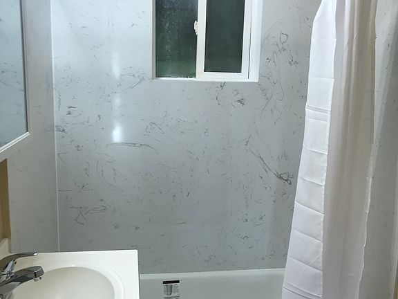 4th image of 2323 Maricopa Ave