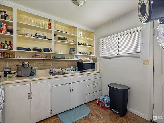 4th image of 9216 9218 33rd Avenue Ct S