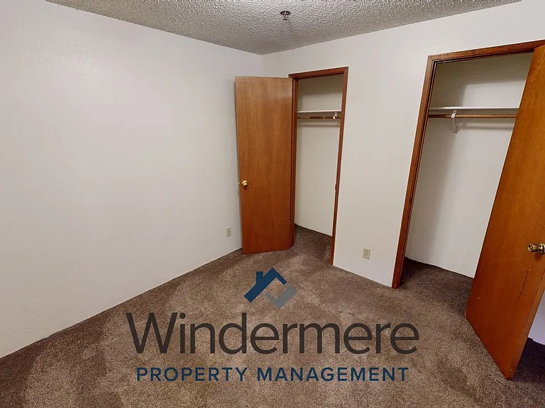1036 SW Puff Ln — Photo 8