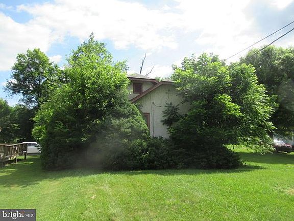 4th image of 26 Potomac Dr
