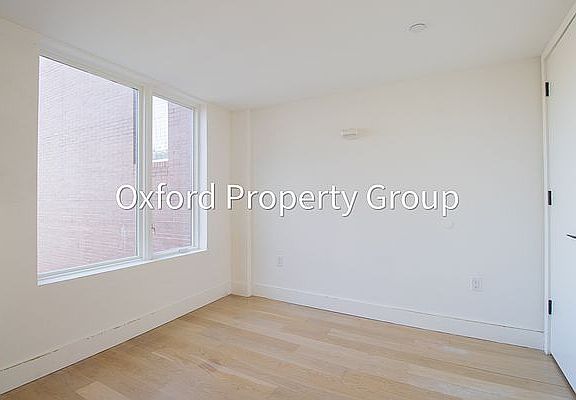 3rd image of 153 Manhattan Ave #4E