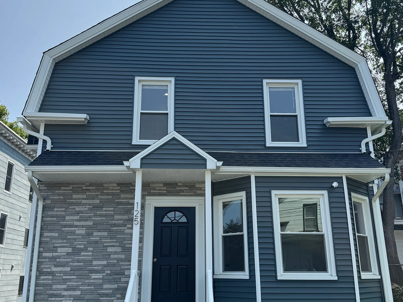 2 bed, 820 sqft, $1,600 — Photo 3