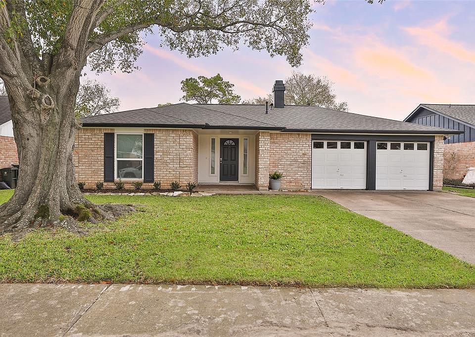 1st image of 13535 Brook Hollow Dr