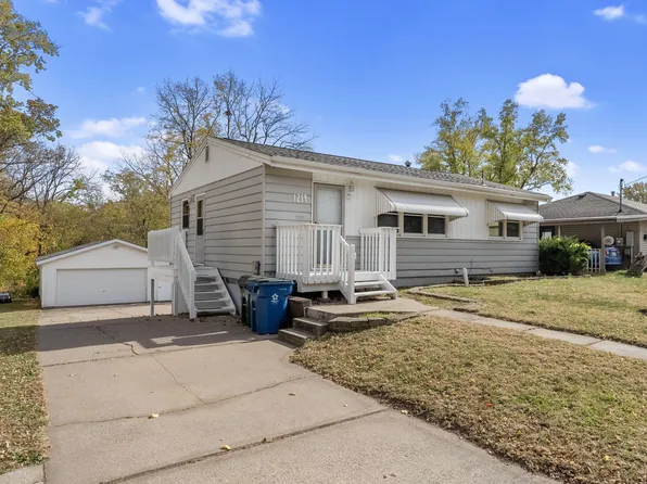 1219 Logan St, Muscatine, IA 52761