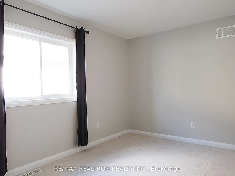 537 Sundew Dr — Photo 17