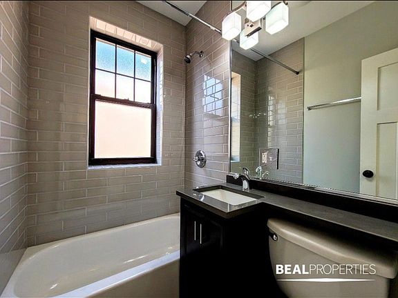 5th image of 429 W Belden Ave #103-A