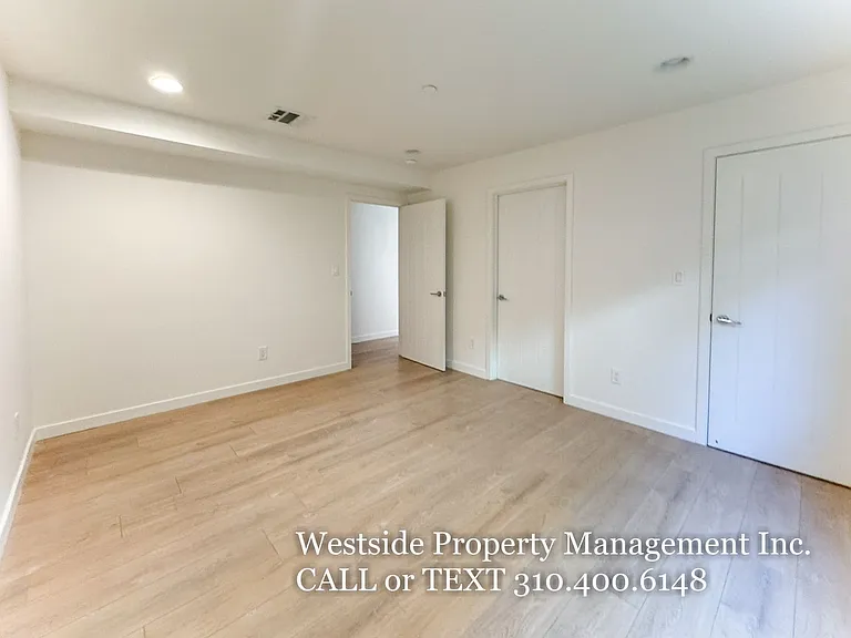 6546-6548 1/2 La Mirada Ave — Photo 20