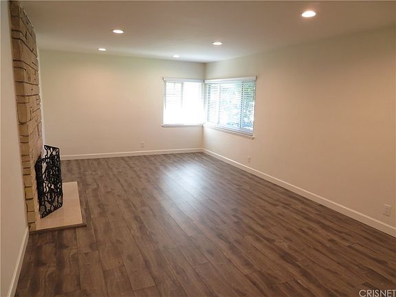 3rd image of 7012 Louise Ave