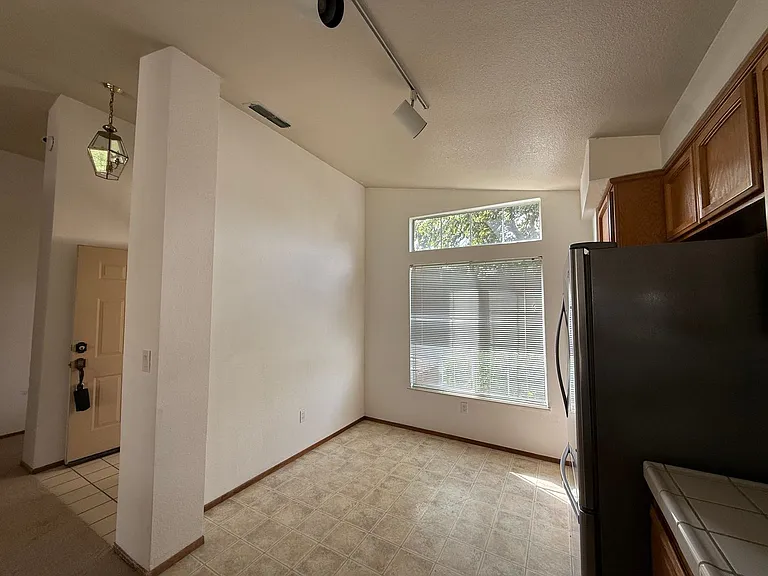 6415 Shasta Creek Way — Photo 8
