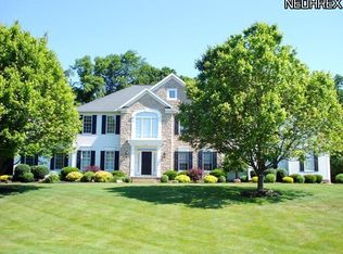 4483 Swan Lake Dr, Akron, OH 44321