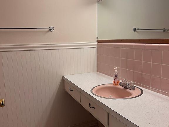 5th image of 3322 Lomar Dr