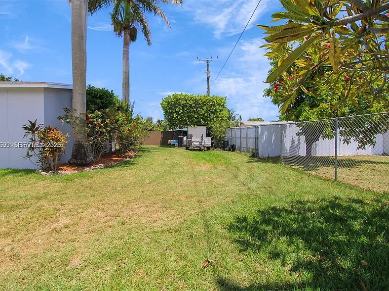 10250 Caribbean Blvd — Photo 4