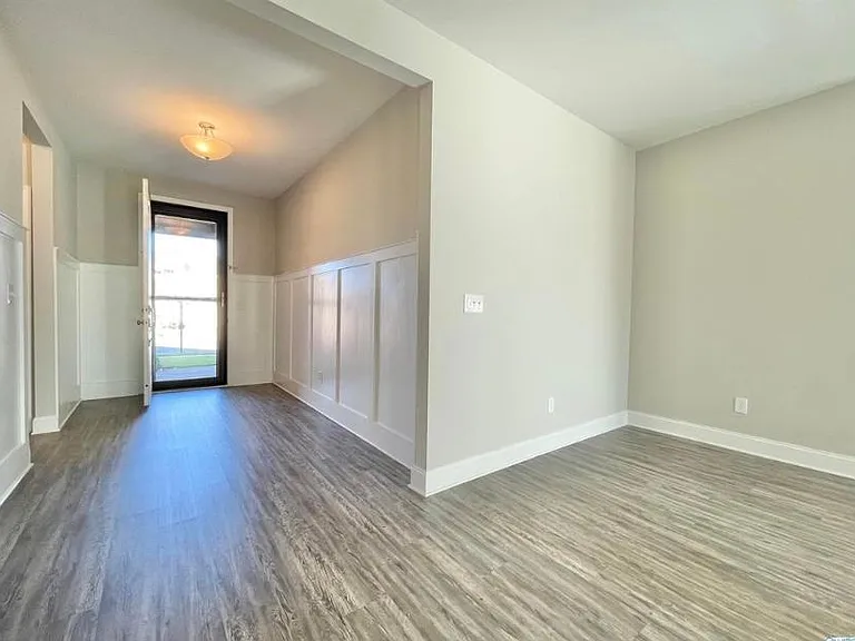 102 James Parcus Cir — Photo 7