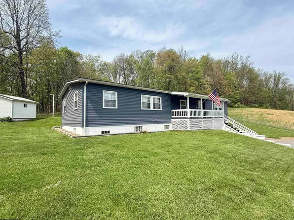 247 Burns Farm Rd, Grafton, WV 26354