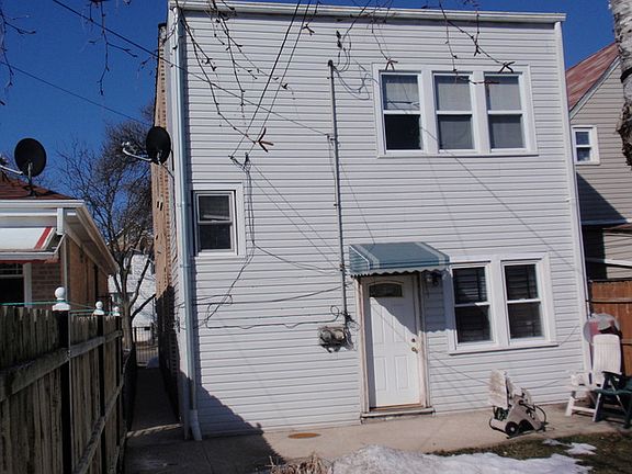 4th image of 2133 N Laramie Ave
