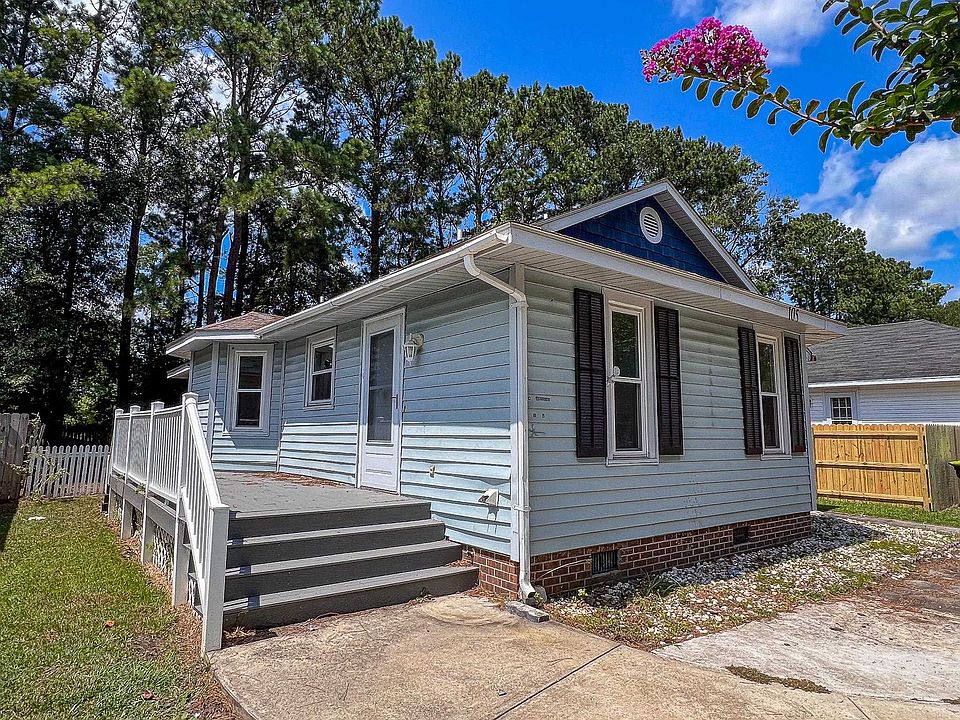 1st image of 105 Countryside Dr.