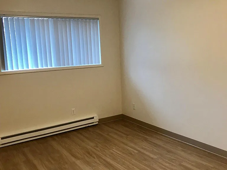 Valley Oaks Apartments — Photo 6