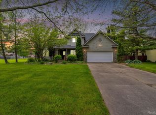 3029 Beechtree Ln, Flushing, MI 48433
