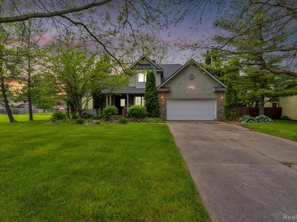 3029 Beechtree Ln, Flushing, MI 48433