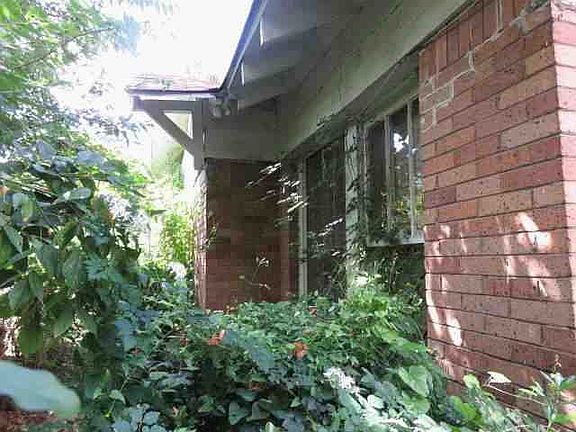 4th image of 1722 Pecan St