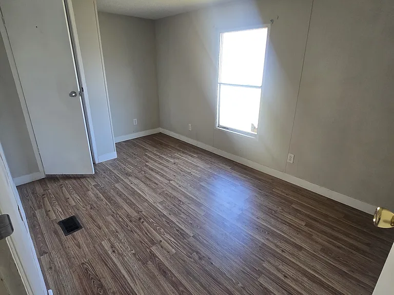 110 Deborah Dr #4 — Photo 9