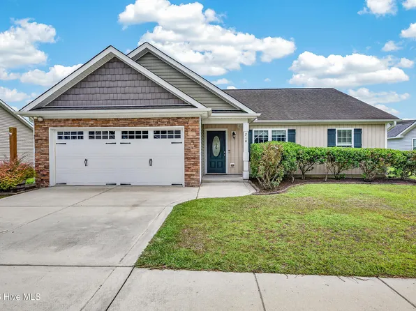 210 Riverstone Ct, Jacksonville, NC 28546