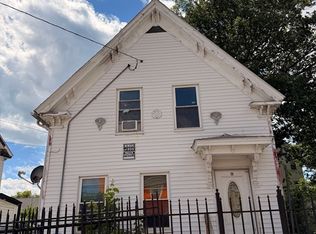 20 Monmouth St, Lawrence, MA 01841