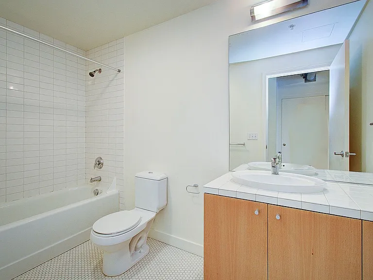 1926 W Burnside St #204 — Photo 7